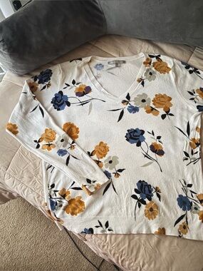 Daniel Rainn V-Neck Long Sleeve Top with Floral Print